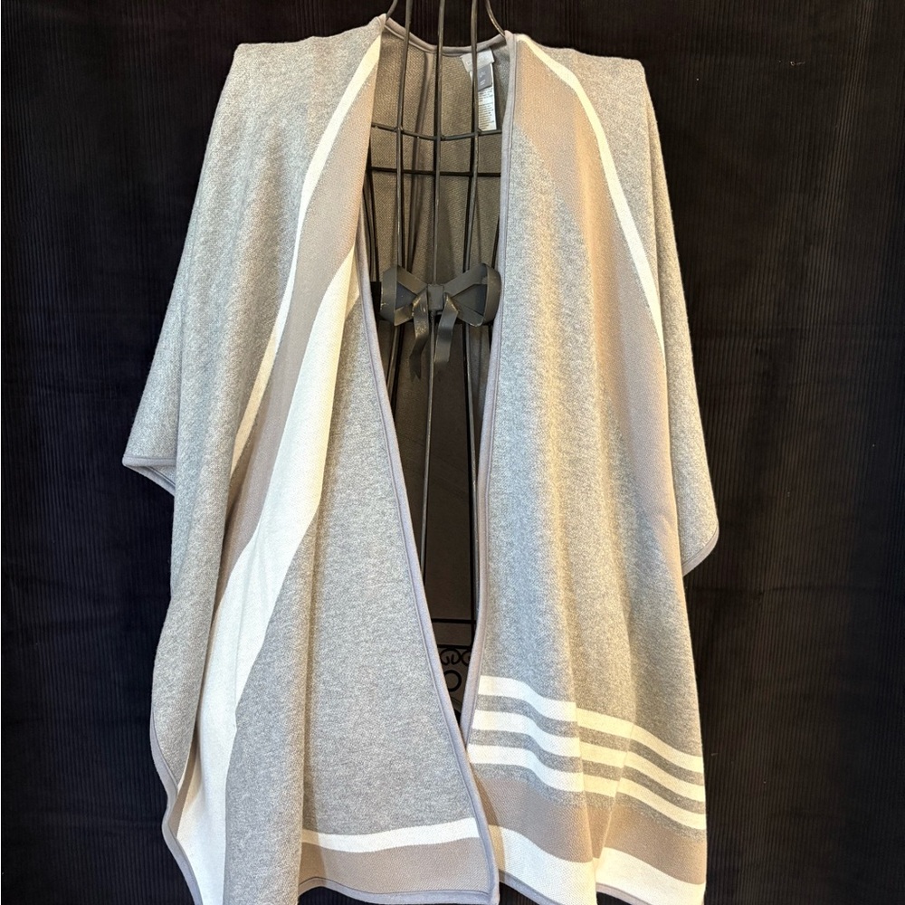 NWOT Chico’s Gray and White Striped Poncho